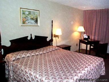 Super 8 La Grange Hotel Room photo